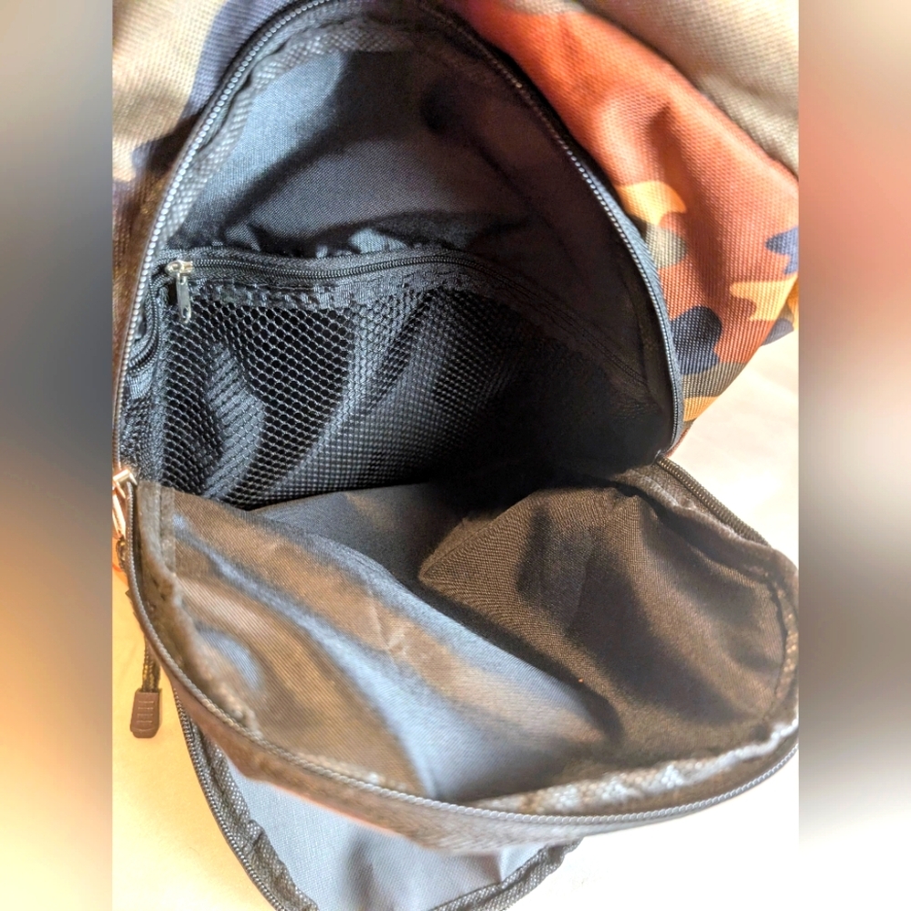 Eastsport Camo Sport Backpack Laptop Sleeve School Hiking, NWOT - Picture 5 of 6